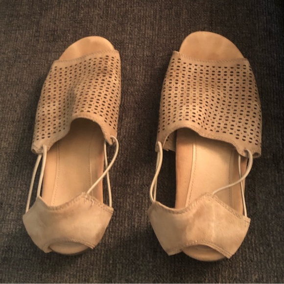 Sandals - Picture 4 of 4